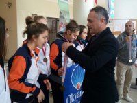 İzmir Okullar Tenis İl Birinciliği Karşıyaka'da yapıldı