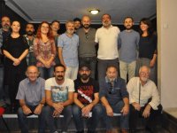 İzmir tiyatroları el ele verdi