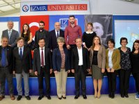 İzmir Üniversitesi'nde 