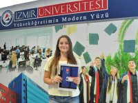 İzmir Üniversitesi'nde her iki öğrenciden birine burs