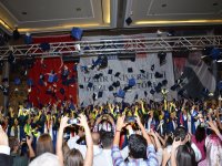 İzmir Üniversitesi’nde mezuniyet gururu