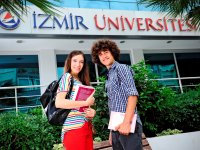 İzmir Üniversitesi'nde öğrenilen dil tüm Dünya'da geçerli