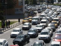 İzmir yeni eğitim yılına yoğun trafikle başladı