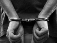 İzmir'de 10 kişi uyuşturucudan tutuklandı