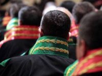 İzmir'de 19 hakim ve 5 savcı tutuklandı