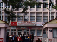 İzmir'de 2 hastanede 100'den fazla kişi yemekten zehirlendi