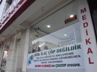 İzmir'de atık ilaçlar çevreye zarar vermeden toplanıyor