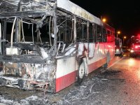 İzmir'de Belediye Otobüsü Kundaklandı