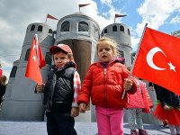 İzmir'de çocuklar bayram edecek...