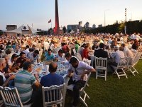 İzmir'de en büyük sofrası engellilere ve ailelerine