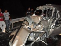 İzmir'de kaza: 3 Ölü, 1 ağır yaralı