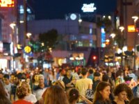 İzmir'de nüfus da arttı nüfus artış hızıda...