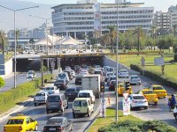 İzmir'de trafiğe kaydı yapılan taşıt sayısı arttı