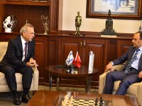 İzmir’e iki ''ağır'' konuk