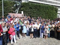 İzmirli gazeteciler basına yönelik saldırıları protesto etti