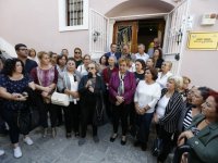 İzmirli kadınlar İnönü’ye sahip çıktı