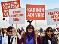 İzmirli kadınlar ''şiddete hayır'' dedi 