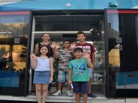 İzmirlilerden tramvaya tam not