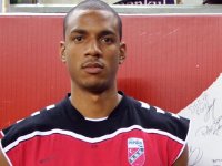 Josh Owens Tofaş'a gitti