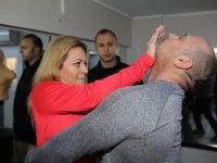 “Kadına şiddet acizliktir, acizlere karşı gardını al”