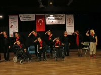 Kadına şiddete karşı anlamlı gösteri