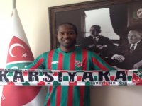 Kaf Kaf Djiby Fall ile imzaladı