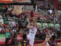 Kaf Kaf, Hapoel Holon engelini aştı