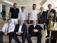 Kaf Kaf, kupayı Selçuk Yaşar'a götürdü