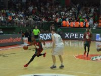 Kaf Kaf yarı finali Karşıyaka Arena'ya bıraktı