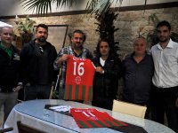 Kaf Kaf'a filede forma reklamı geldi