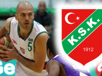 Kaf Kaf'ın logoları Evren Büker'in elinde...