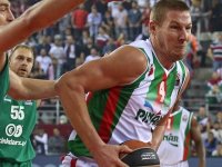 Kaf Kaf'ta Iverson sakatlandı