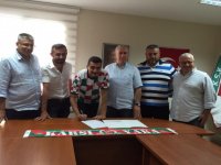 Kaf Kaf'ta Mehmet Eren imzaladı...