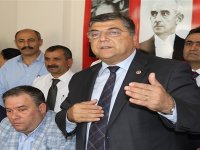 Kamil Okyay Sındır; “Demokrasi mücadelesi veriyoruz”