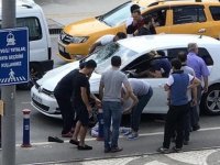 Karşıdan karşıya geçerken araba çarpan profesör Çevik, yaşamını yitirdi