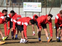 Karşıyaka 5 genç futbolcuyu profesyonel yapacak