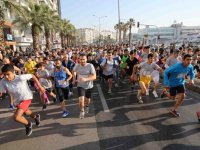 Karşıyaka, Ata’dan Ana’ya koşuyor 