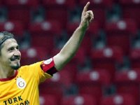 Karşıyaka Ayhan Akman'dan haber bekliyor...