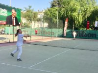 Karşıyaka Belediye Başkanlığı Tenis Turnuvası başladı