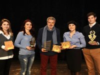 Karşıyaka Belediye Tiyatrosu ödüle doymuyor