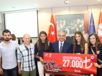 Karşıyaka Belediyesi, Kaf Kaf’ın kızlarını ödüllendirdi