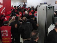 Karşıyaka Belediyesi'nde arbede!..