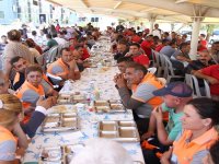 Karşıyaka Belediyesi'nde bayram yemeği...