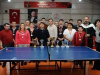 Karşıyaka Belediyesi'nde masa tenisi heyecanı...