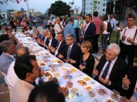 Karşıyaka Belediyesi'nin Örnekköy iftarına büyük ilgi