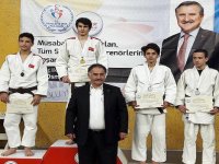 Karşıyaka Belediyespor judoda 3 madalya ile döndü...