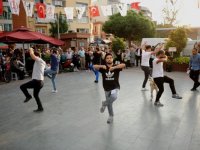 Karşıyaka Çarşısı sanatla renklendi