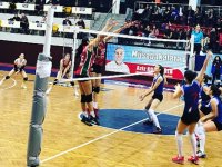 Karşıyaka filede İzmir Büyükşehir'i geçti...