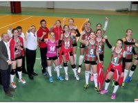 Karşıyaka filede Rota Koleji'ni geçti