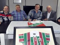 Karşıyaka filesine forma reklamı...